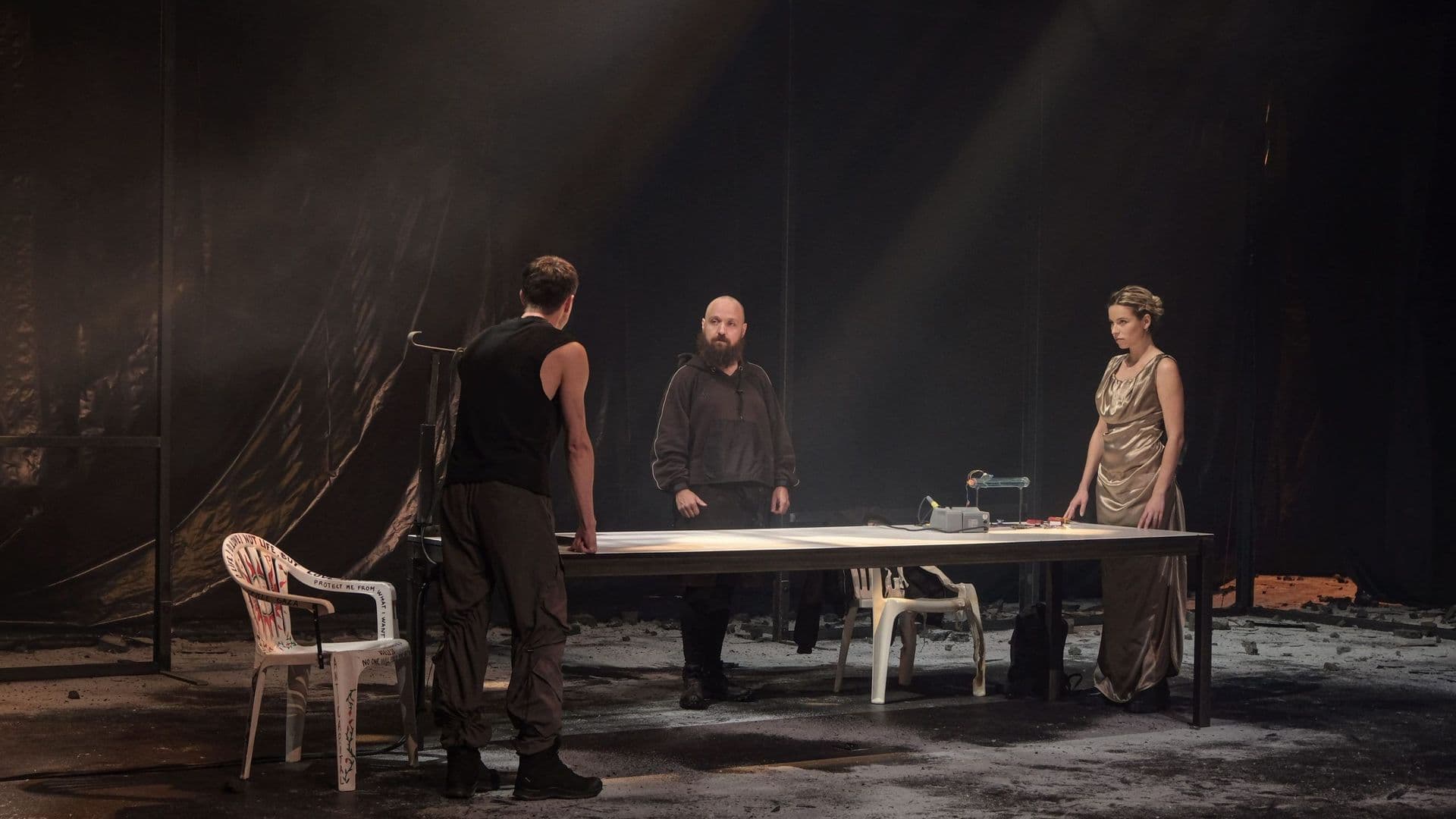 La Trois : Les Justes au Théâtre des Martyrs