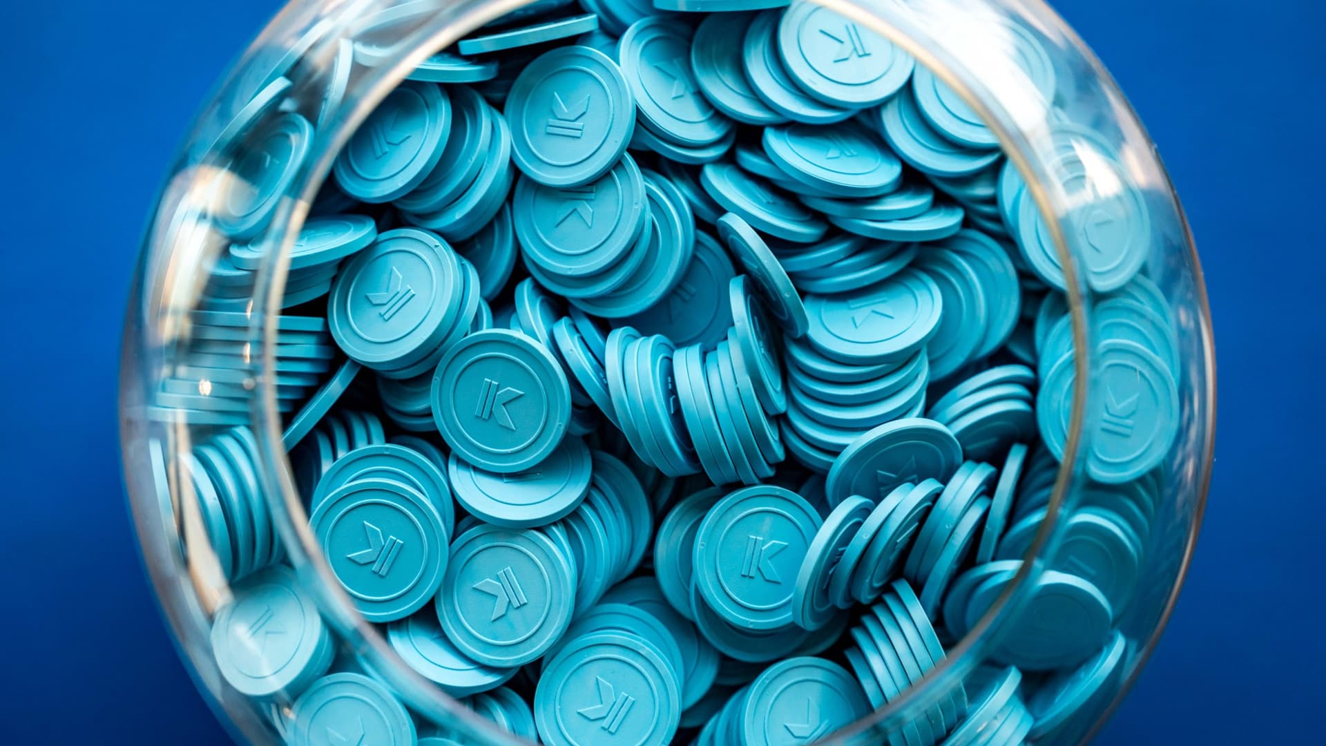 KBC Kate Coin Private Beach: win je ligbed